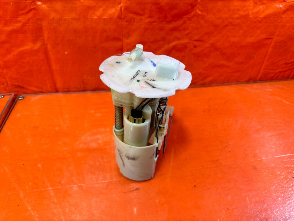 05 07 INFINITI G35 COUPE   GASOLINE GAS FUEL PUMP SENDING UNIT W/ HOUSING OEM 981