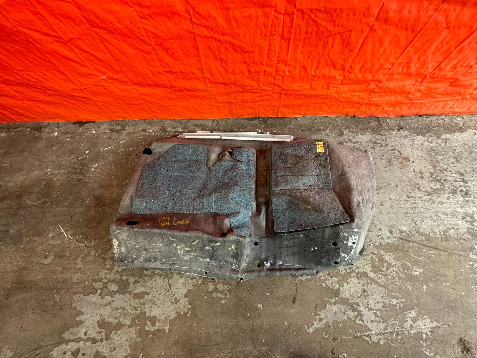00 05 HONDA S2000   PASSENGER RIGHT   CARPET RUG FLOOR MAT   BLACK   OEM #19811