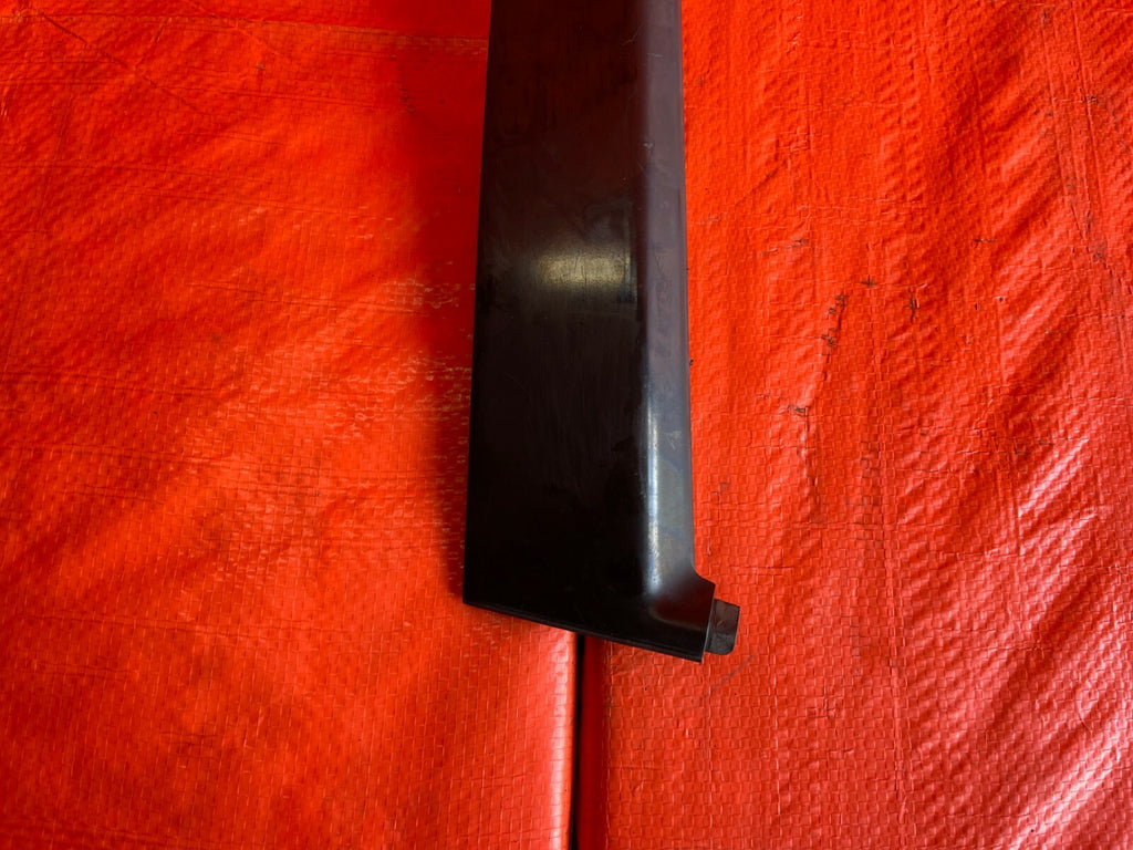 02 06 ACURA RSX   RIGHT DOOR SASH PILLAR TRIM   PASSENGER SIDE   OEM OE #734