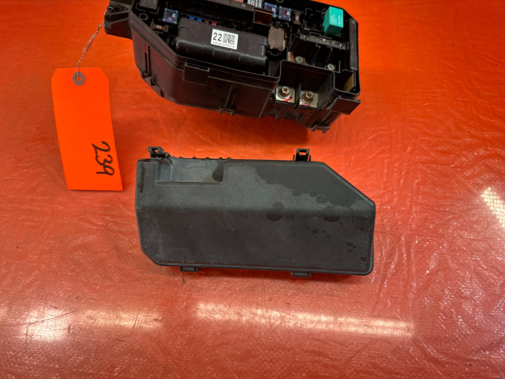 2012 12 HONDA ACCORD SEDAN 2.4L SE   EXTERIOR ENGINE BAY UNDER HOOD FUSE BOX 2393