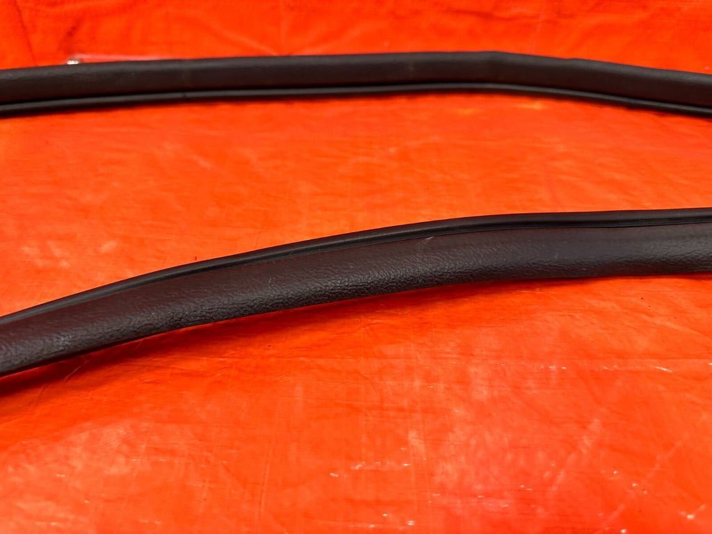 06 11 CIVIC 4D SEDAN   DRIVER LEFT FRONT DOOR TO CHASSIS OPEN TRIM   OEM #27020