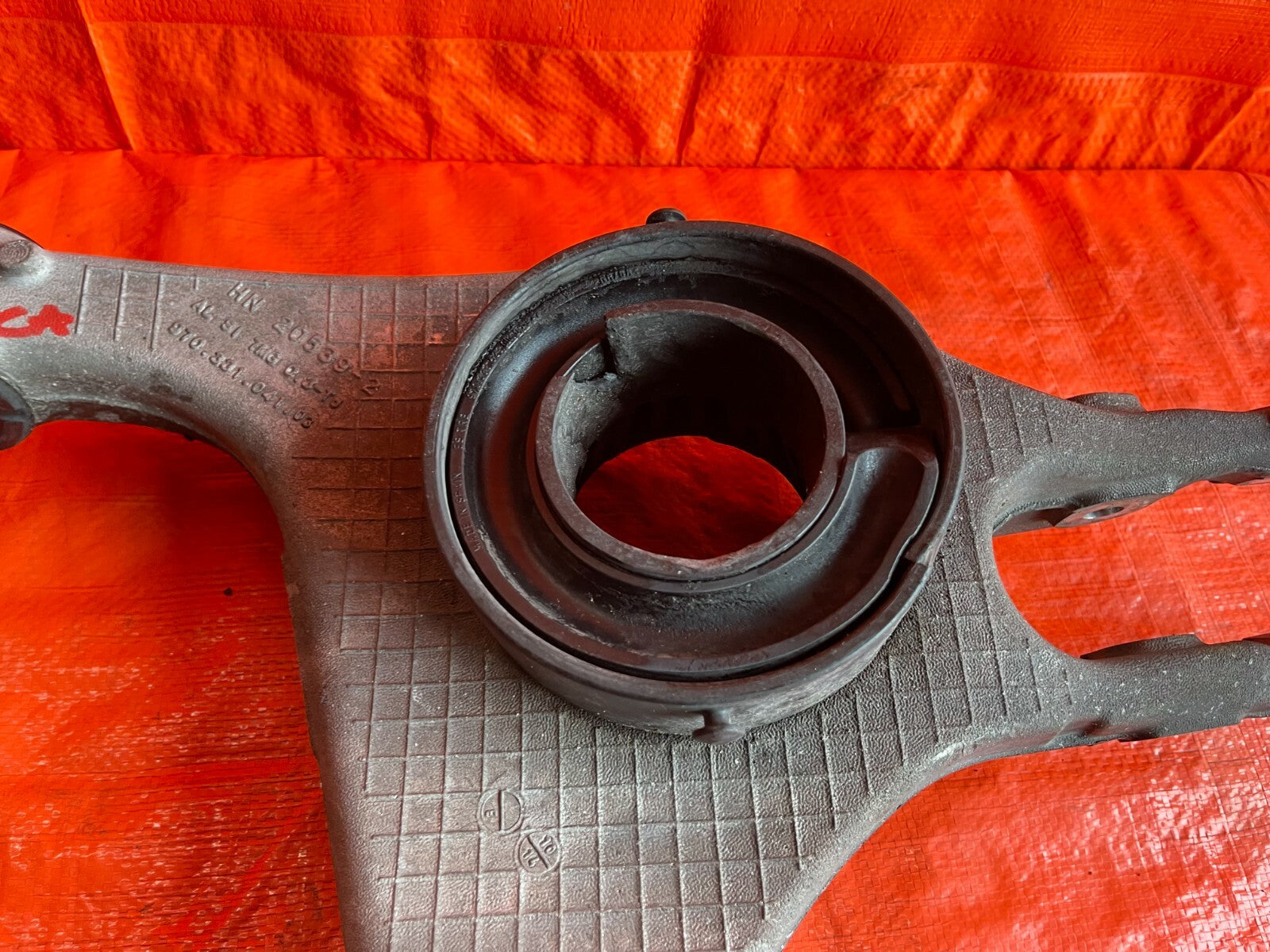 11 16 PORSCHE   PANAMERA 4 MODEL   AWD   DRIVER LEFT REAR CONTROL ARM SET OEM 657