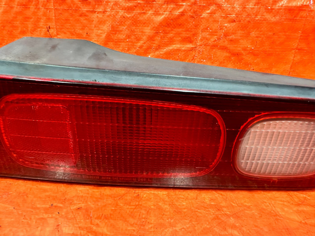 94 01 ACURA INTEGRA 2D   DRIVER LEFT TAIL LIGHT TAIL LAMP   OEM FACOTRY 3092