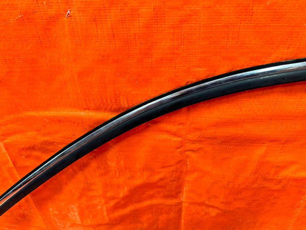 92 00 LEXUS SC300   PASSENGER RIGHT REAR QUARTER GLASS TRIM   OEM FACTORY #2768