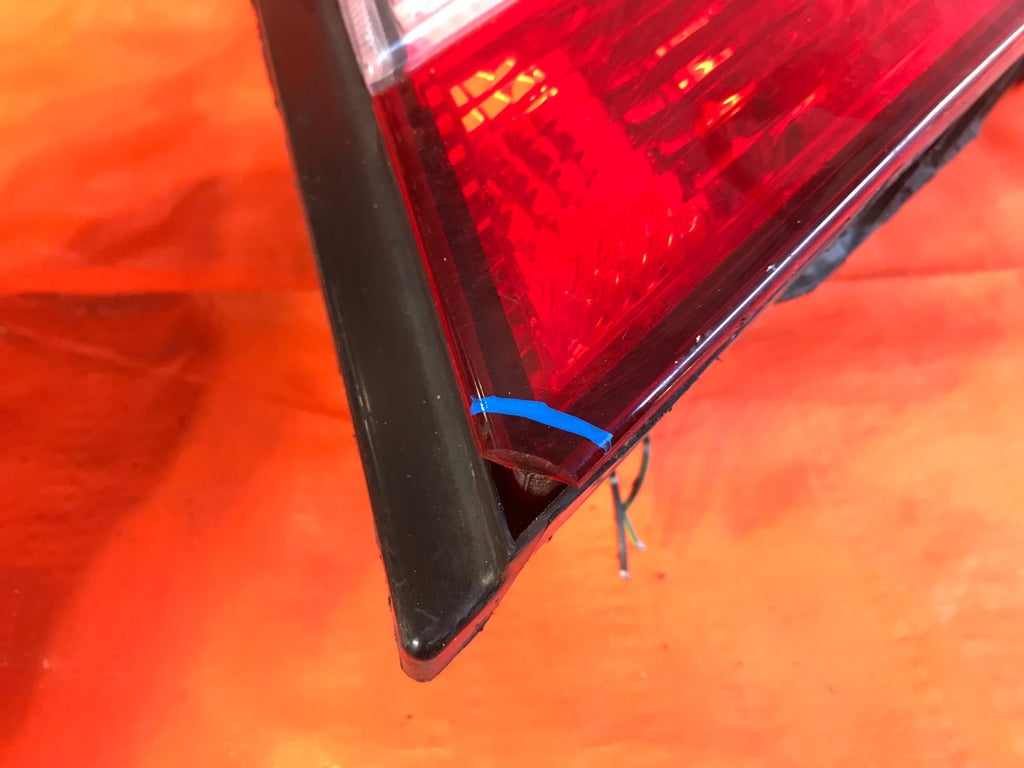 OEM 2001 01 NISSAN ALTIMA PASSENGER RIGHT TAIL LIGHT LAMP R RH   ALL RED MODEL1