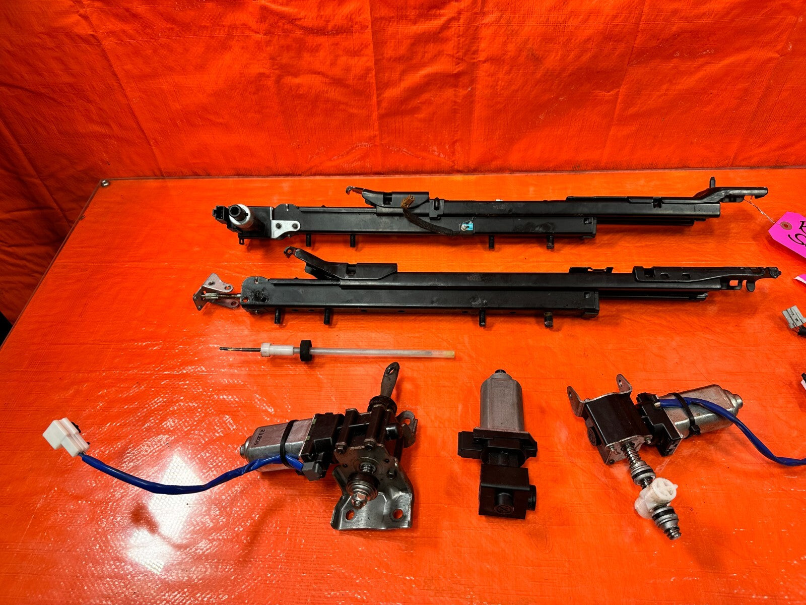 09 15 INFINITI G37 CONVERTIBLE   SEAT RAIL   PASSENGER RIGHT  W/ ALL MOTORS OEM8