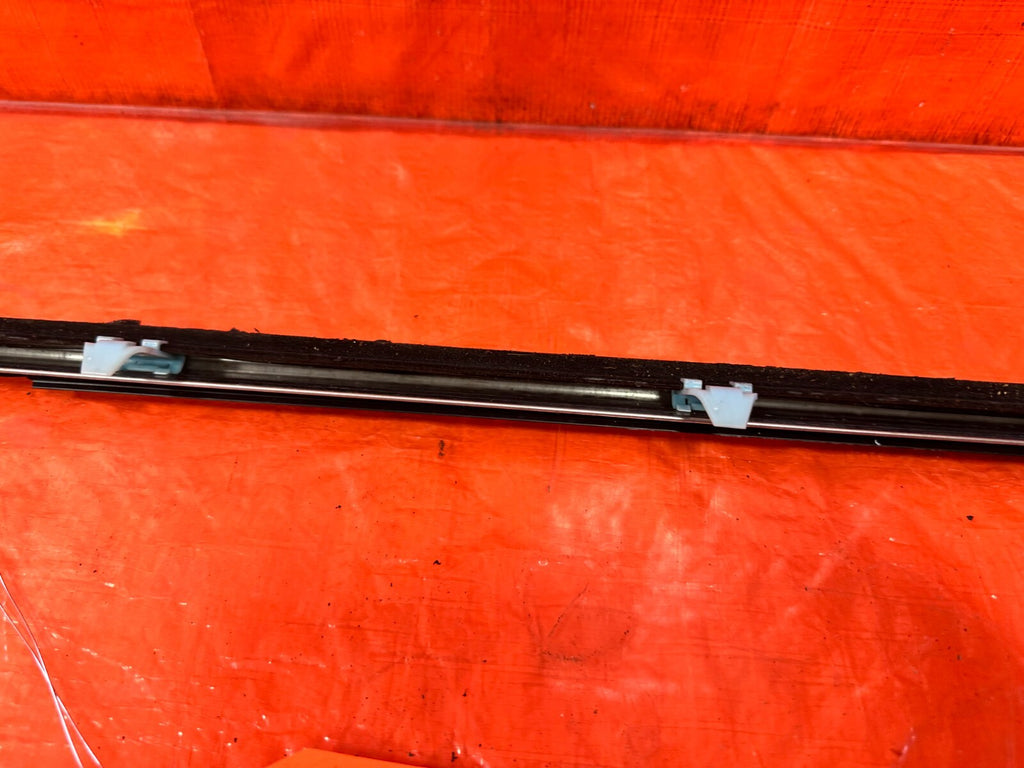 92 96 HONDA PRELUDE   DRIVER LEFT EXTERIOR WINDOW GLASS TRIM   OEM #27315