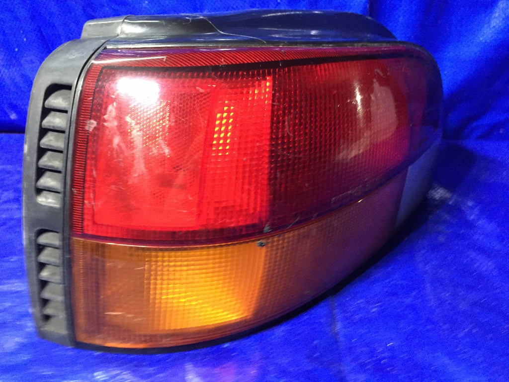 OEM 1990 1991 1992 ISUZU IMPULSE DRIVER LEFT TAIL LIGHT L LH2