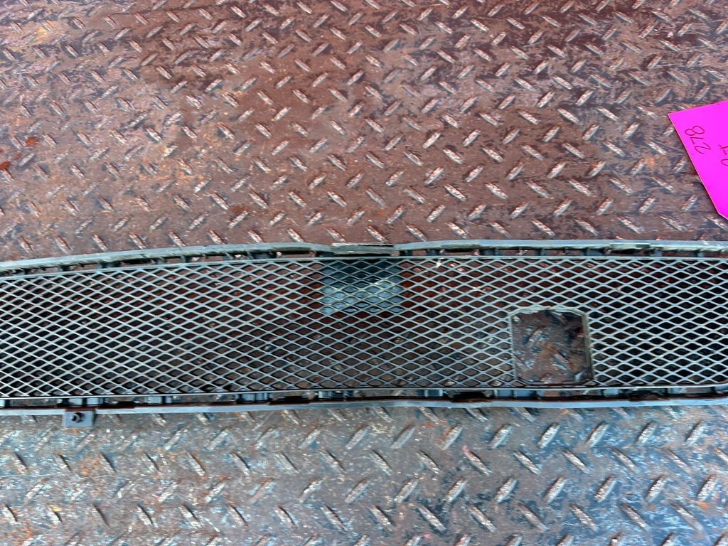 2013 13 INFINITI G37 S CONVERTIBLE   FRONT BUMPER   LOWER GRILLE INSERT   OEM4