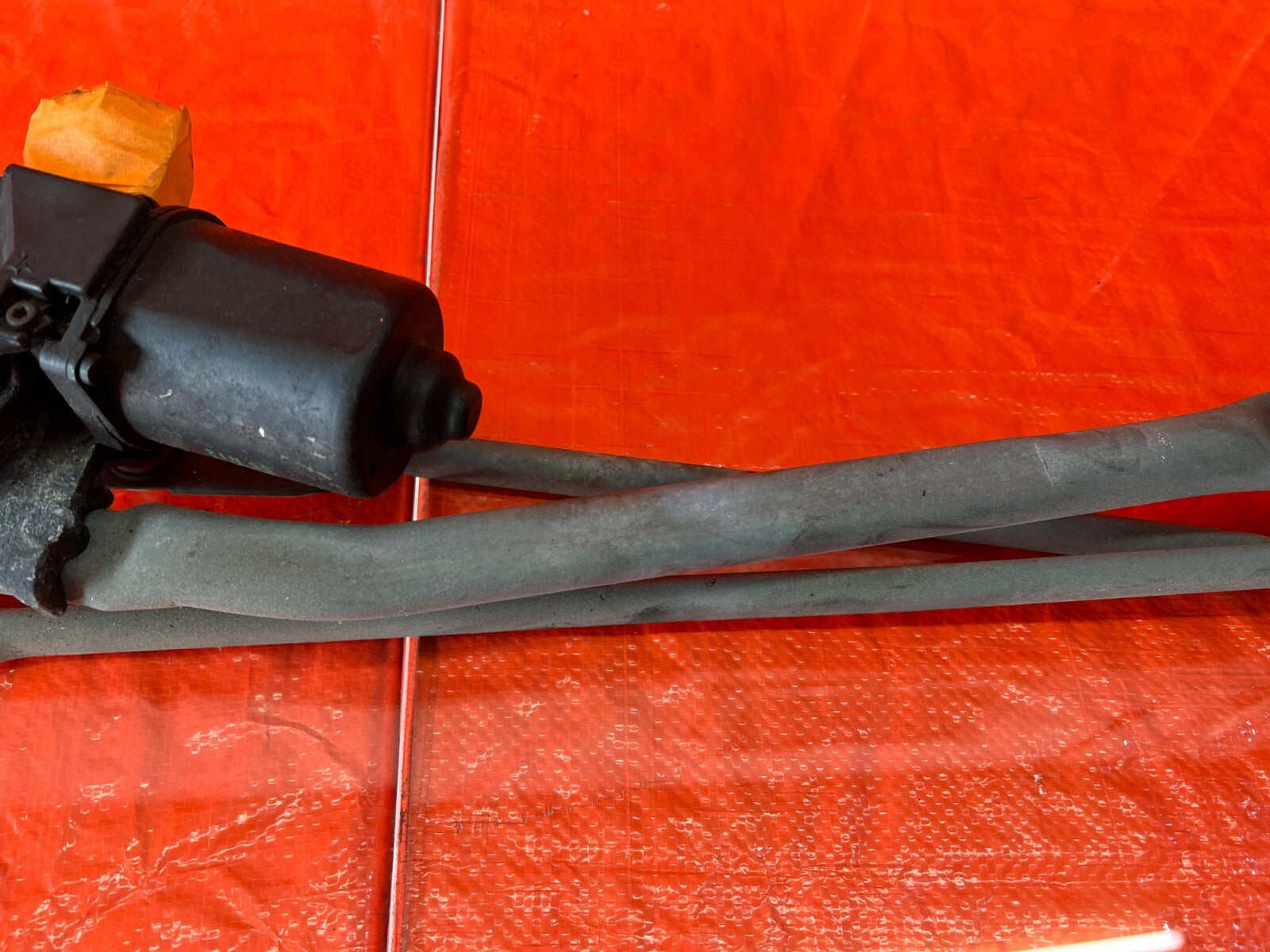 96 00 HONDA CIVIC   WINDSHIELD WIPER MOTOR AND WIPER LINKAGE COMBO   OEM #844