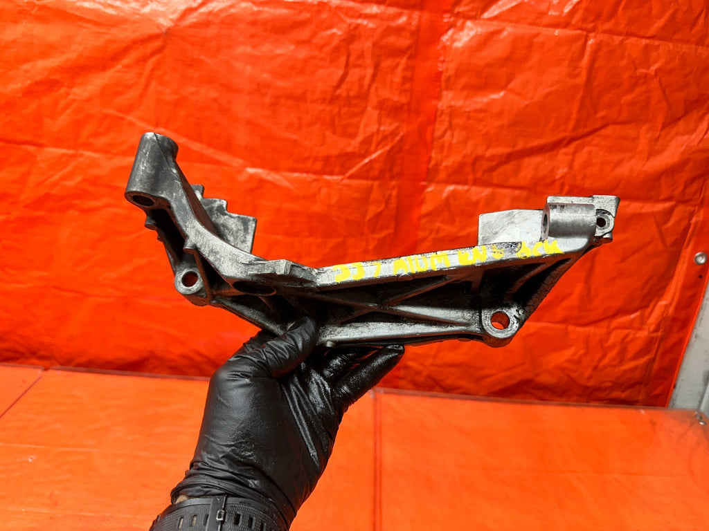 97 01 HONDA PRELUDE 2.2L MT MANUAL TRANSMISSION ALUMINUM LOWER MOUNT BRACKET #330