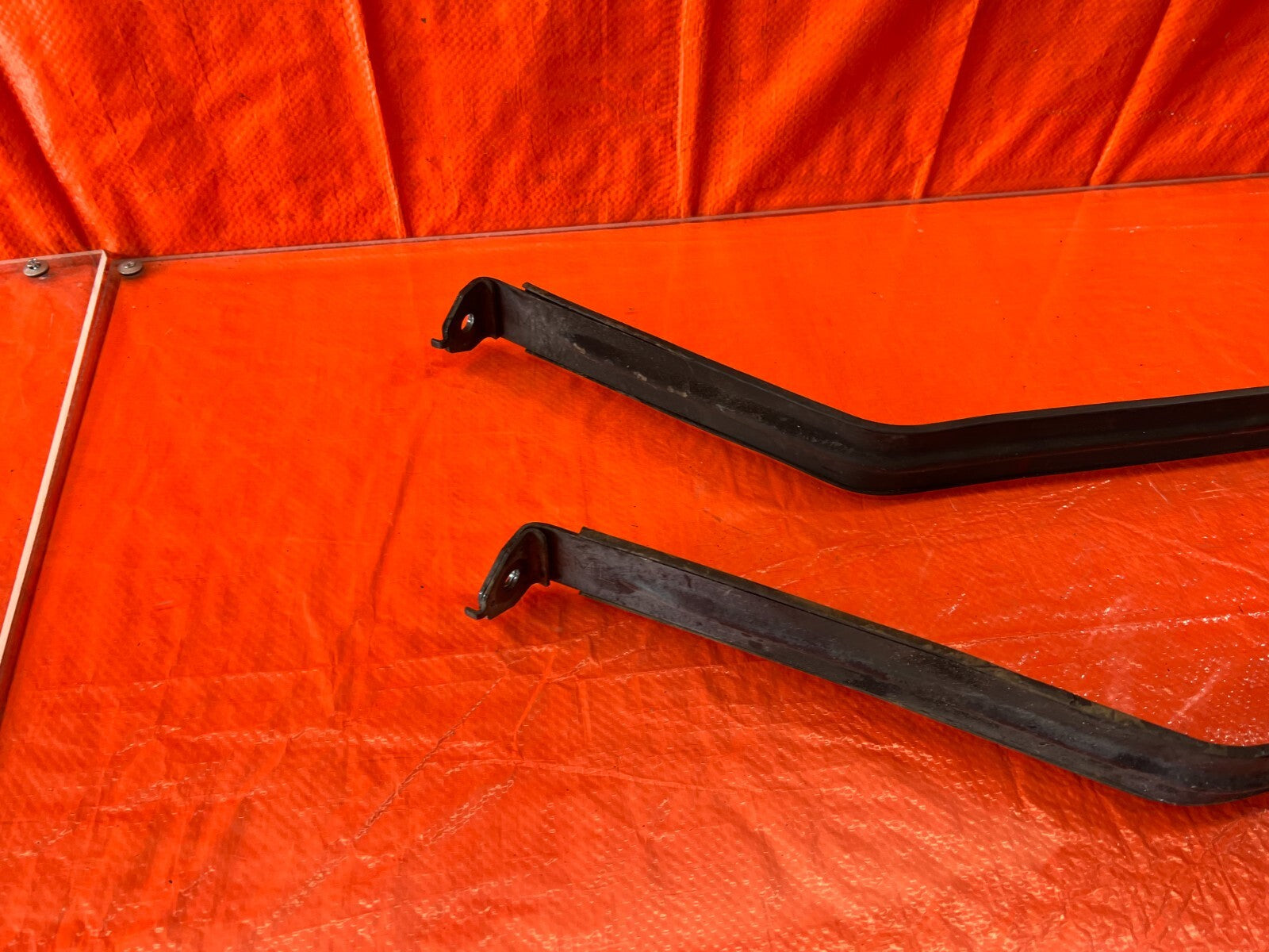 05 06 ACURA RSX   GAS GASOLINE FUEL TANK MOUNTING STRAPS BAND SET   OEM #1397