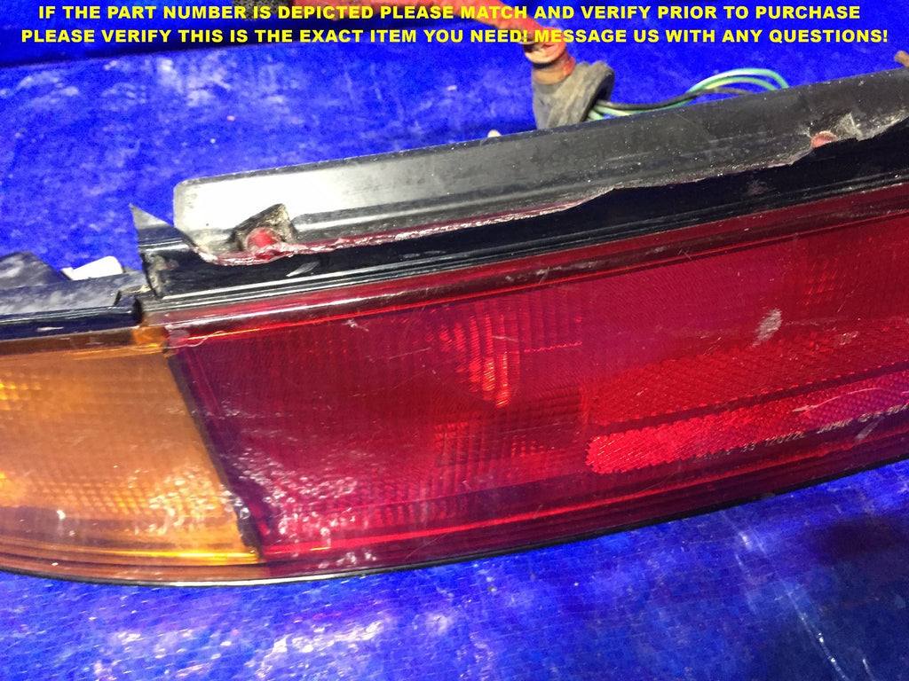 OEM 1993 1994 INFINITI J30 DRIVER LEFT TAIL LIGHT HAS DAMAGE LOOK AT PICTURES6