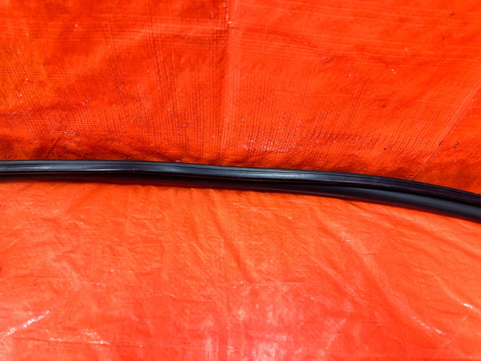06 11 CIVIC 4D SEDAN   DRIVER LEFT REAR WEATHER STRIP RUN CHANNEL   OEM #2822