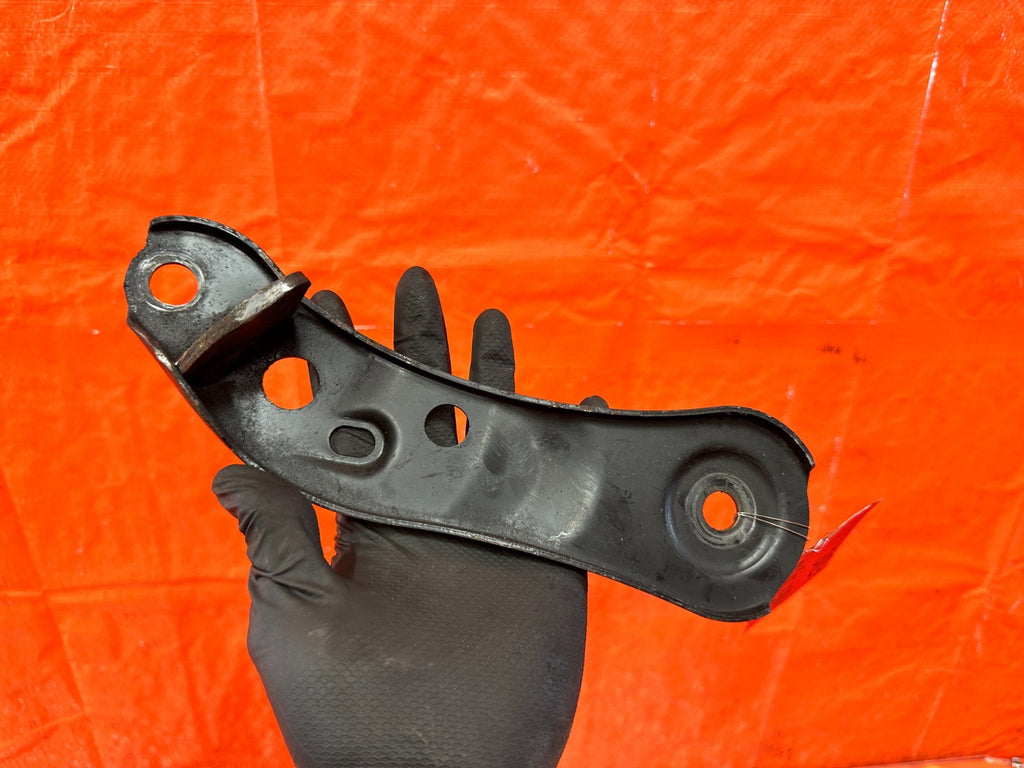 04 08 ACURA TSX FRONT SUBFRAME MOUNTING BRACKET LARGER RIGHT   OEM 3122