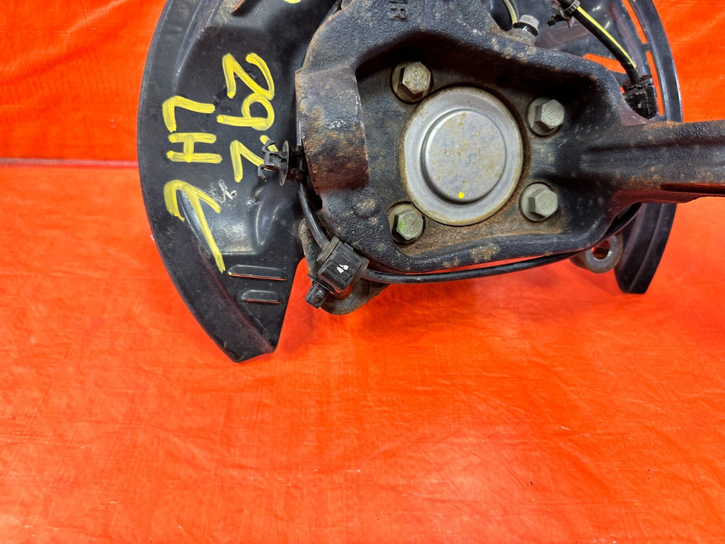 13 24 SUBARU BRZ   DRIVER LEFT FRONT SPINDLE KNUCKLE HUB & LOWER ARM OEM 29213