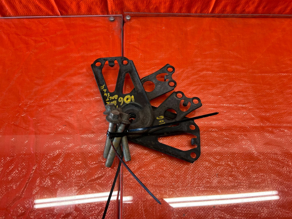 04 08 ACURA TL   REAR SUB FRAME CROSSMEMBER   MOUNTING BRACKET BRACE SET   OEM0