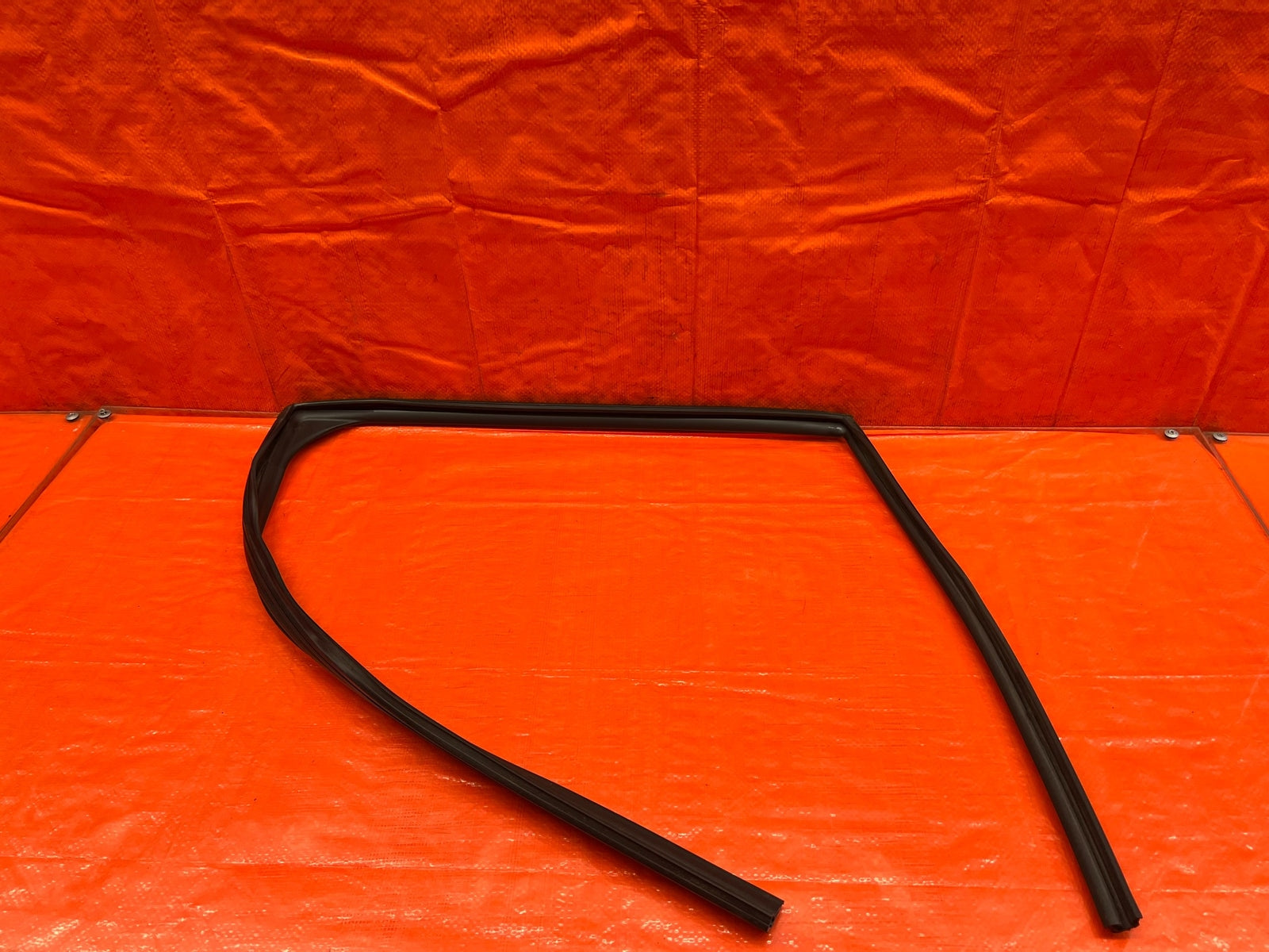 09 10 ACURA TSX   DRIVER LEFT REAR WINDOW GLASS RUN CHANNEL   OEM #2330
