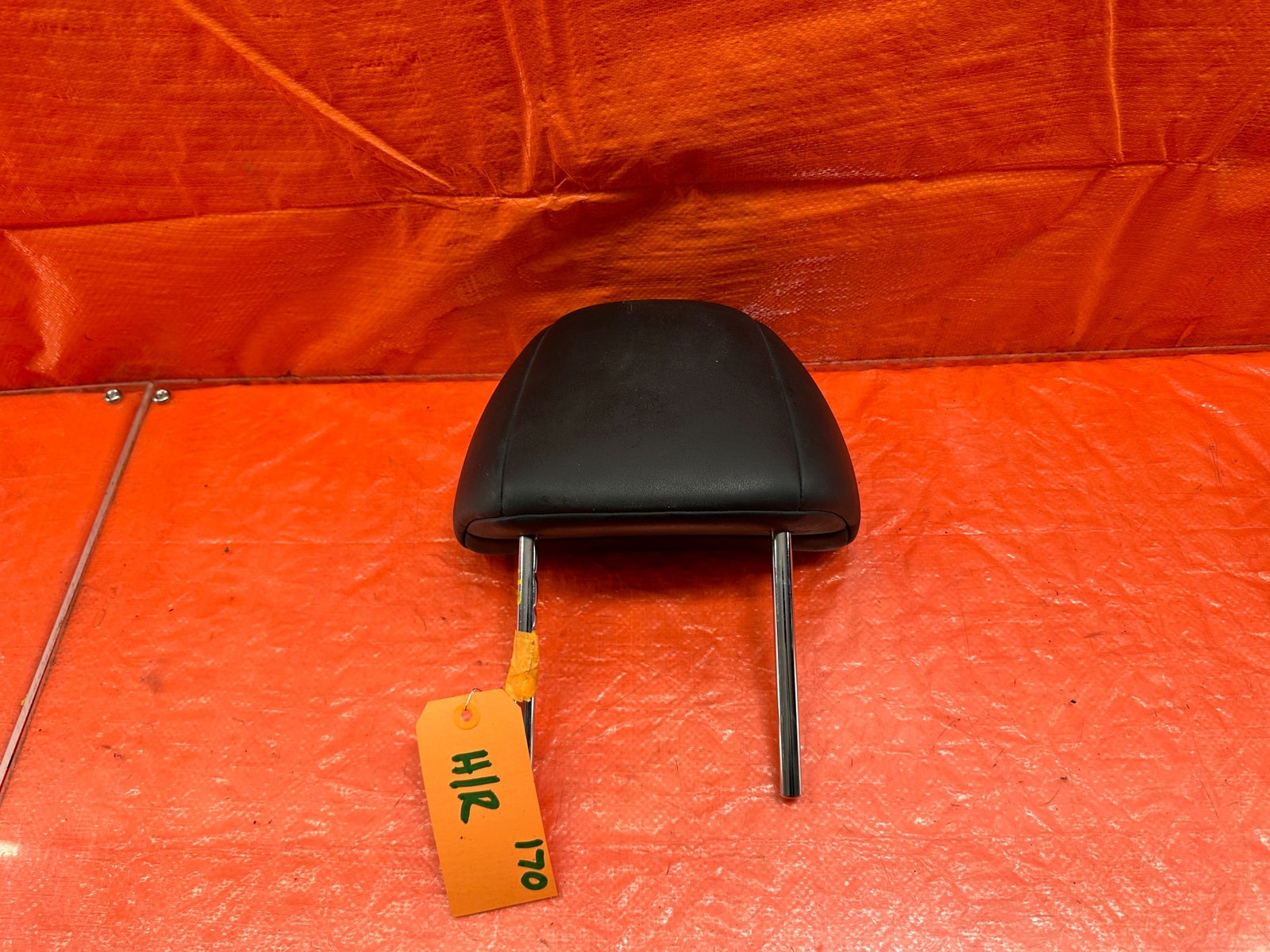 08 15 INFINITI G37 & Q60 2D COUPE   LEFT OR RIGHT FRONT SEAT HEAD REST OEM 207 18