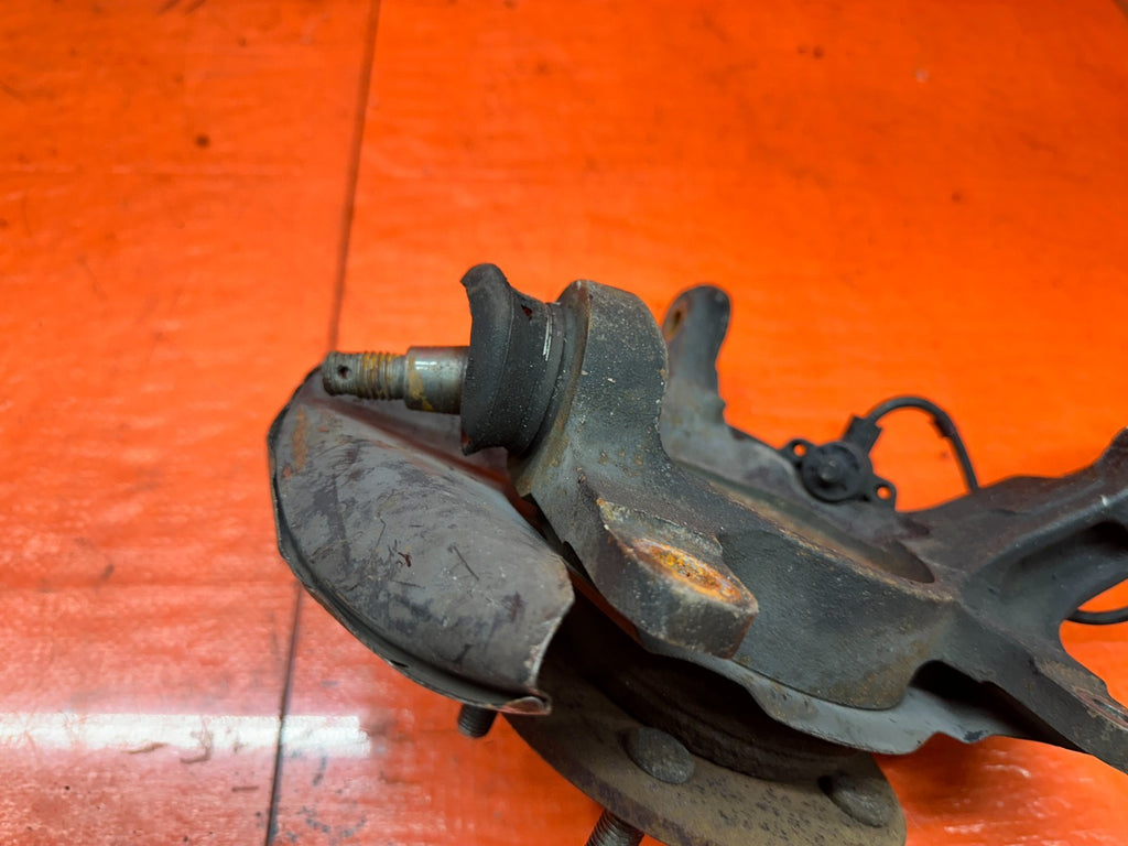 97 01 HONDA PRELUDE 2.2L LEFT DRIVER FRONT KNUCKLE SPINDLE  HUB OEM #32311