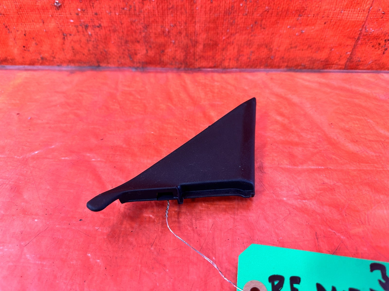 90 91 HONDA CIVIC HATCHBACK   RIGHT INTERIOR MIRROR TRIM   OEM 3171