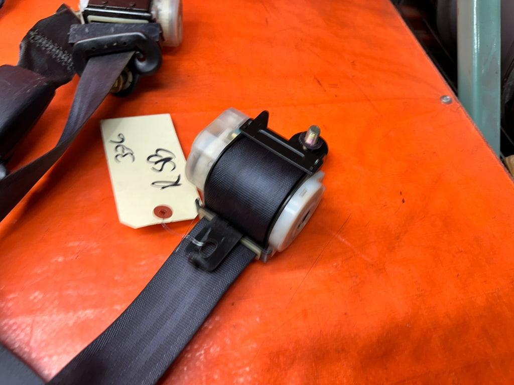 97 01 HONDA PRELUDE 2.2L LEFT RIGHT REAR SEAT BELTS BUCKLE RETRACTOR OEM #3364