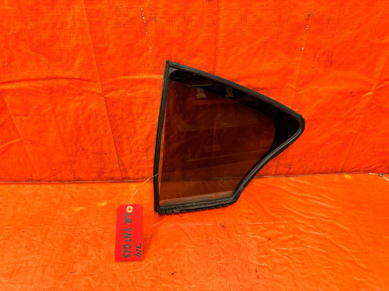 14 20 INFINITI Q50   DRIVER LEFT REAR   DOOR VENT GLASS   OEM #3140