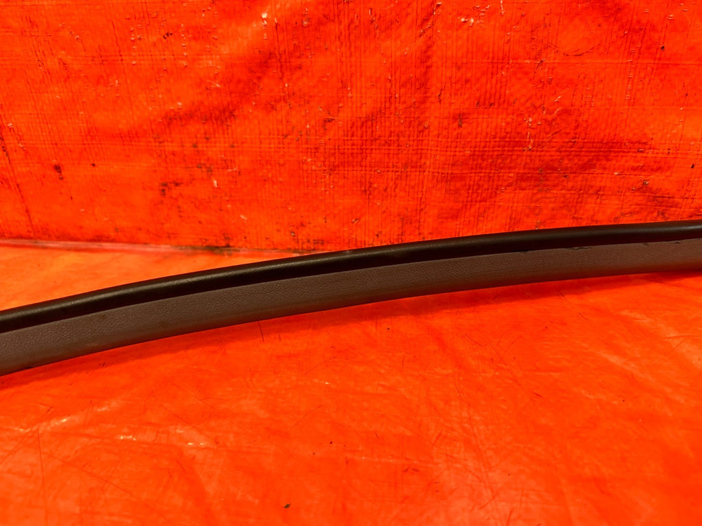 97 01 HONDA CR V CRV CHASSIS TO DOOR OPEN TRIM RUBBER STRIP RIGHT FRONT OEM 3016