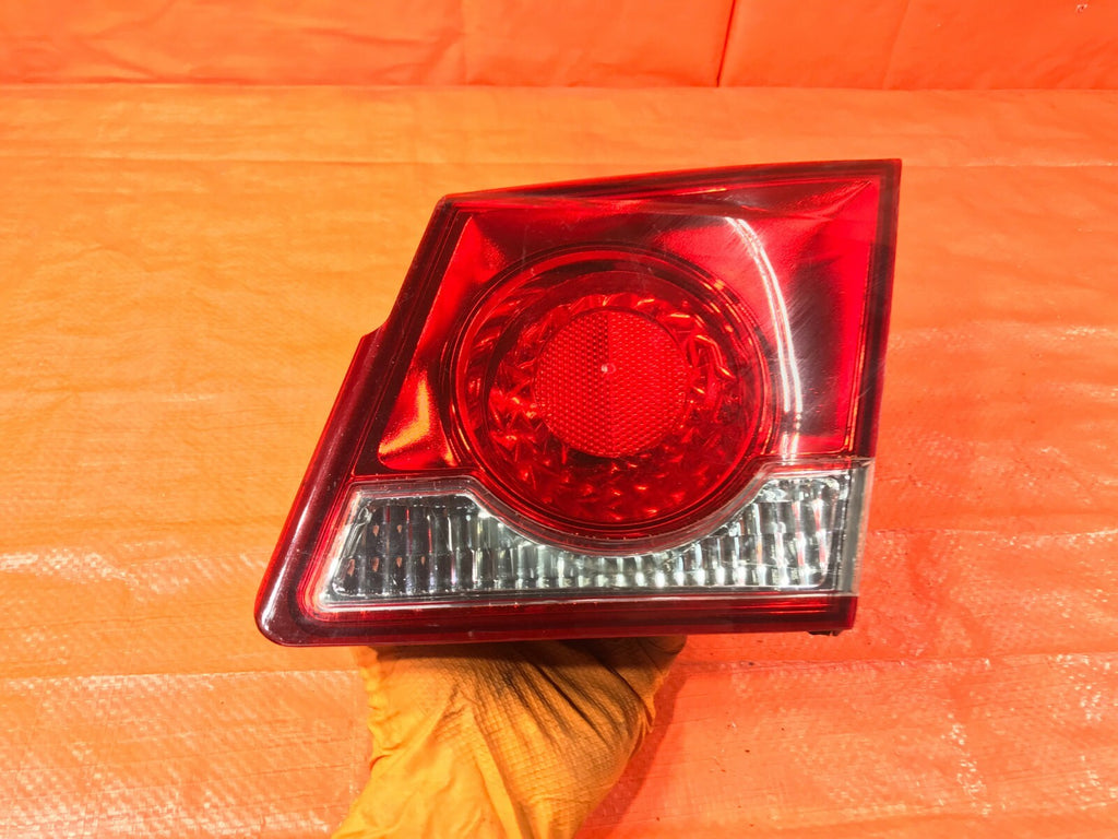 OEM 2013 2014 2015 CHEVROLET CRUZE PASSENGER RIGHT INNER TRUNK TAIL LIGHT LAMP 0
