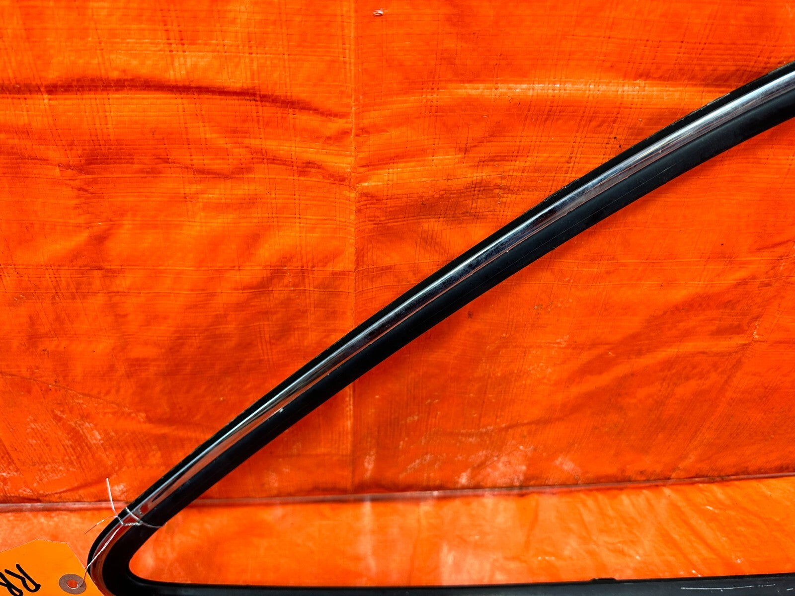 92 00 LEXUS SC300   PASSENGER RIGHT REAR QUARTER GLASS TRIM   OEM FACTORY #2769