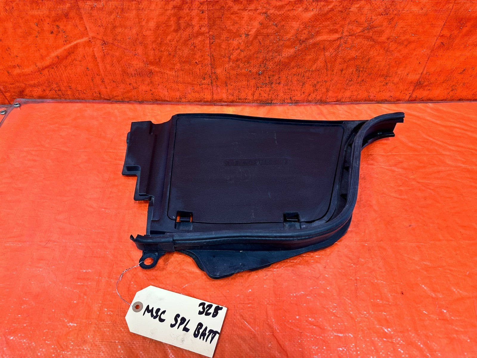 08 15 INFINITI G37 & Q60    2D COUPE   ENGINE BAY BATTERY COVER TRIM   OEM 3280
