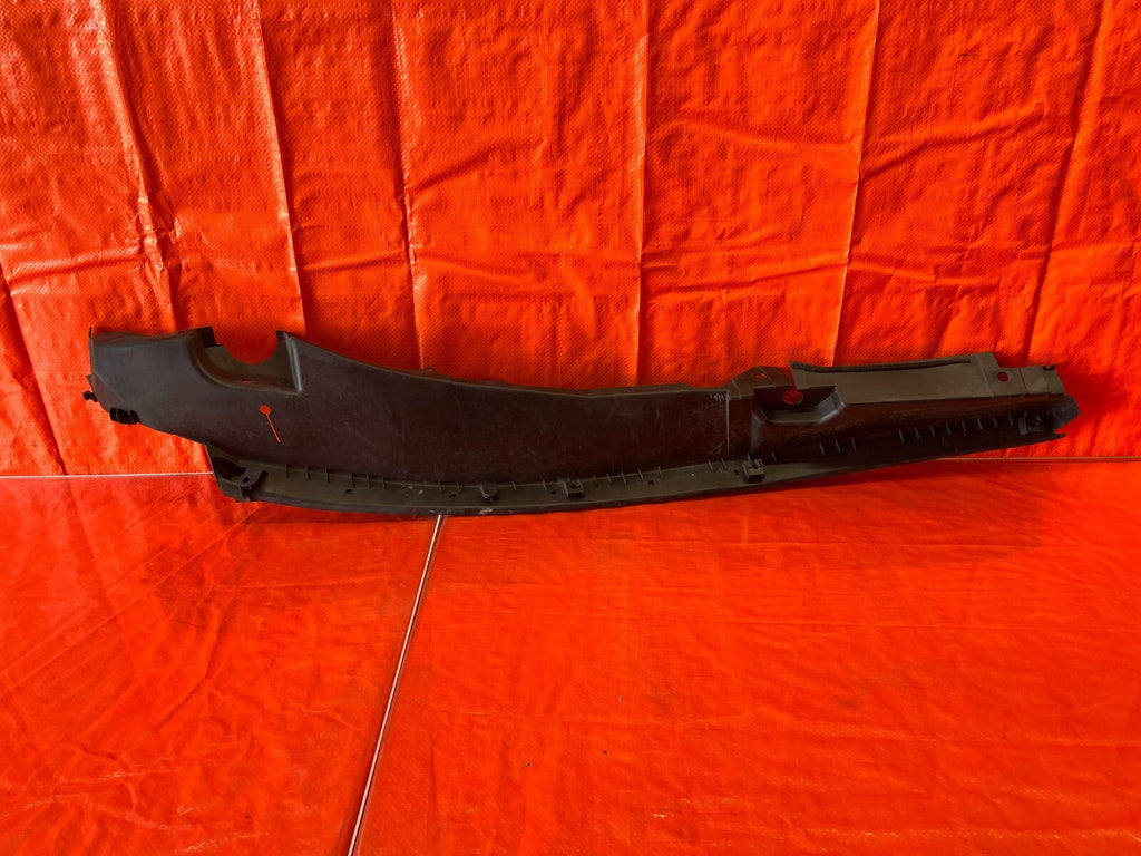 09 12 INFINITI FX50 FX35   PASSENGER RIGHT FENDER SEAL TRIM COVER   OEM #1168