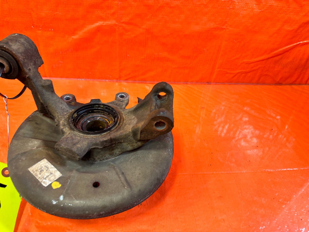 90 93 MAZDA MX 5 MIATA   DRIVER LEFT REAR   SPINDLE KNUCKLE HUB   OEM #2678