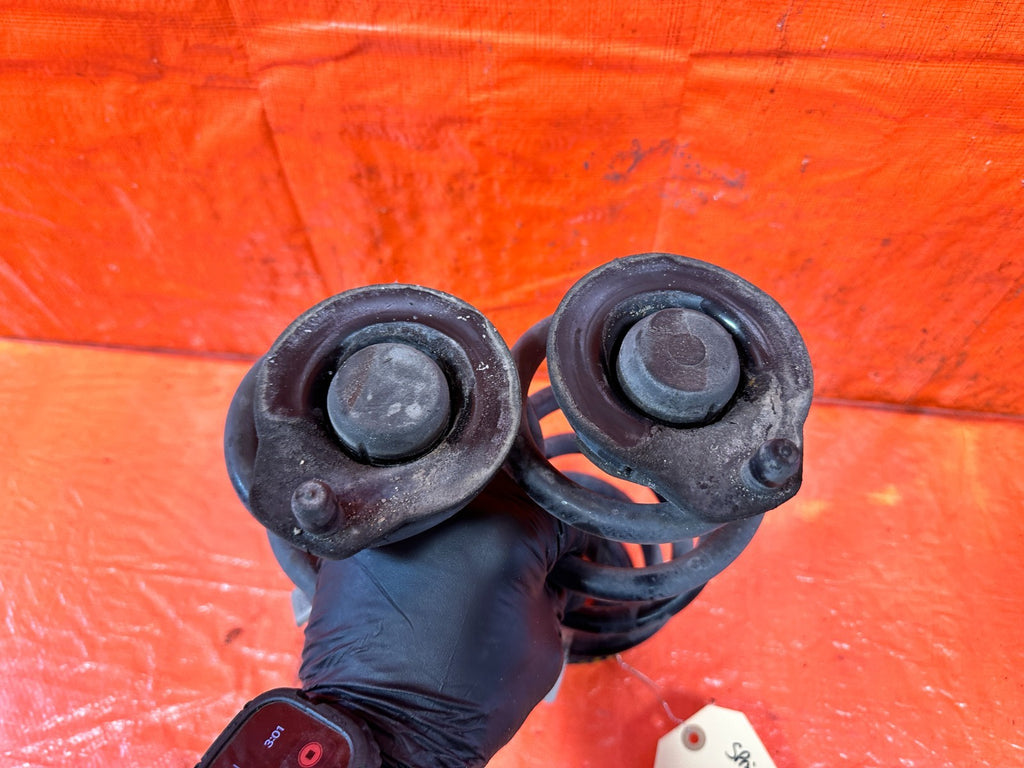 18 22 HONDA ACCORD   LEFT AND RIGHT REAR SPRINGS WITH RUBBER GASKETS OEM 32410