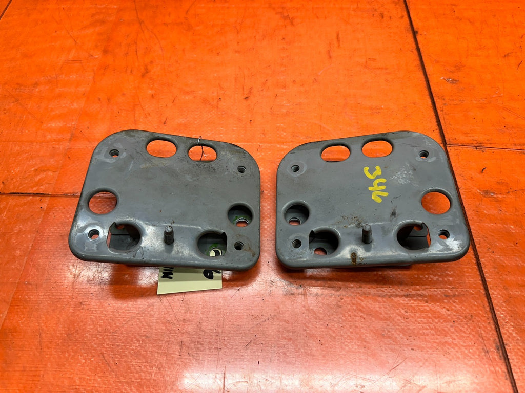 03-08 NISSAN 350Z REAR RE BAR CRASH BEAM BRACKETS PAIR DRIVER PASS OEM #3467