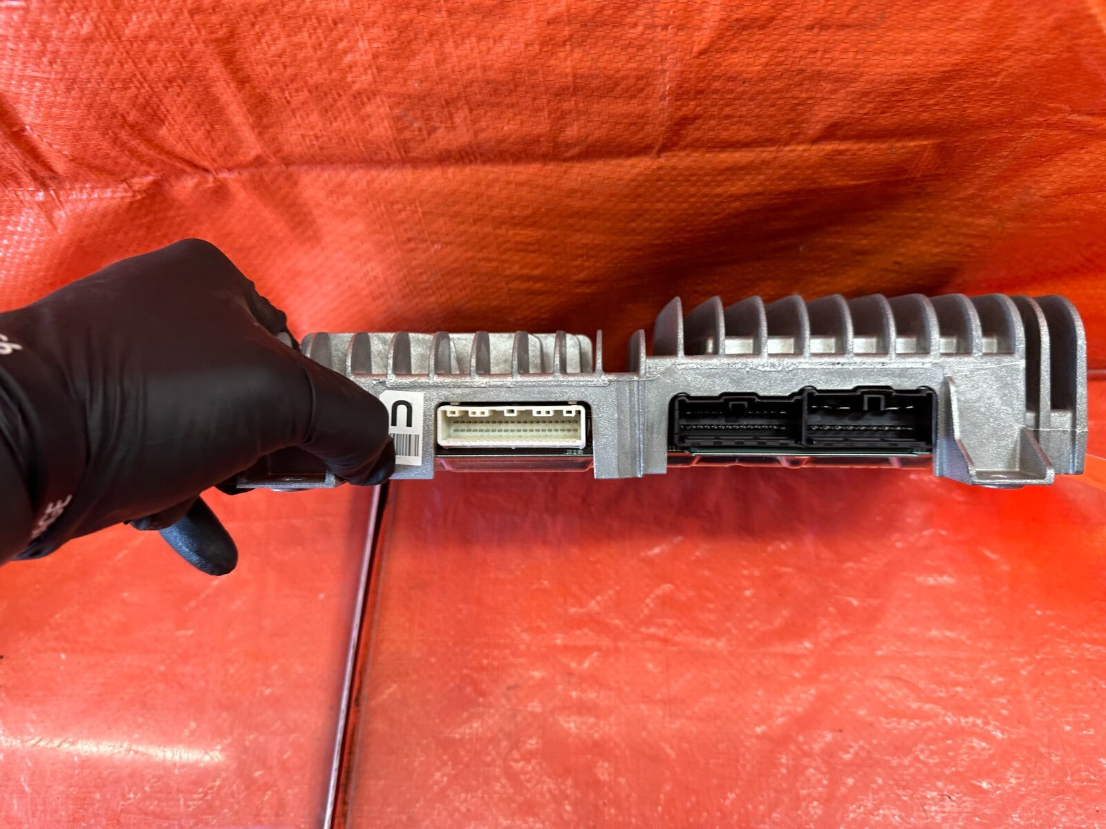 17 20 INFINITI Q50   RED SPORT 400 MODEL   BOSE AUDIO AMPLIFIER AMP   OEM #2425