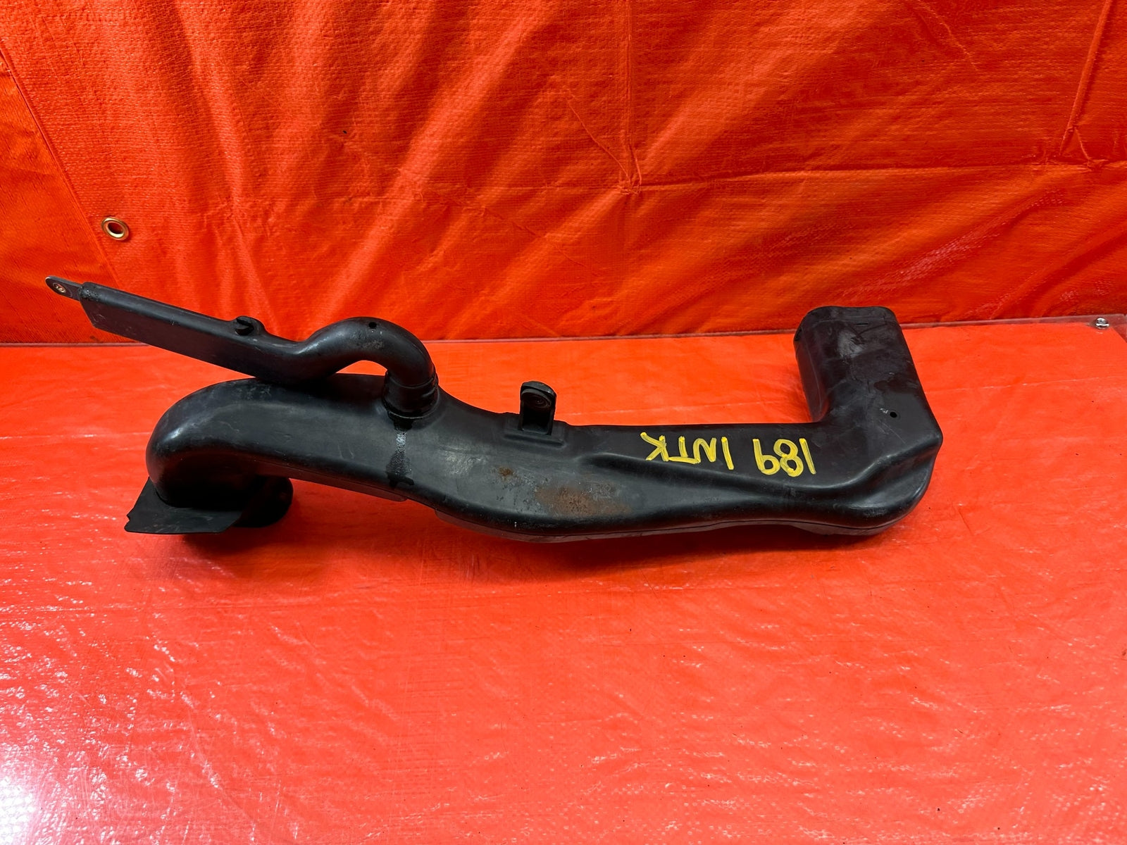 92 93 ACURA INTEGRA   INTAKE SNORKEL SECOND INLET PIPE B   OEM FACTORY #1897