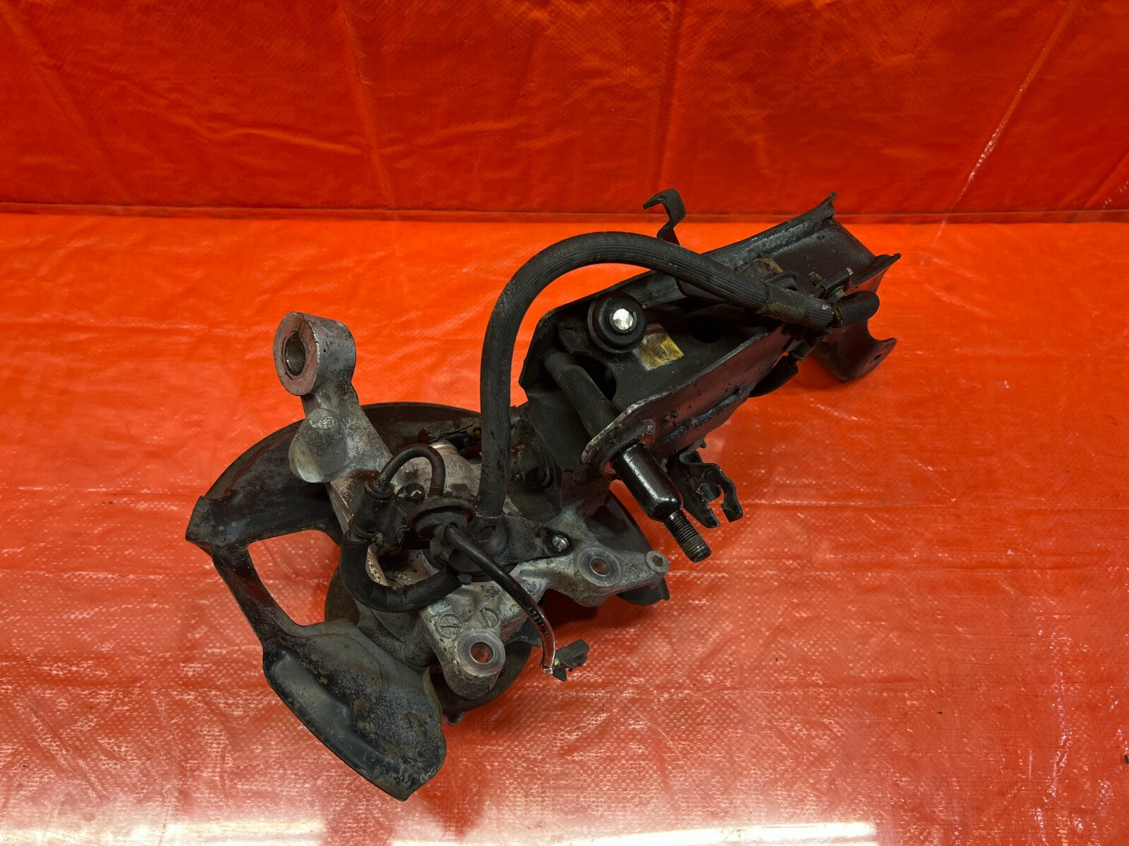 90 91 NISSAN 300ZX   DRIVER LEFT FRONT SPINDLE KNUCKLE HUB   W/ ABS WIRE OEM9