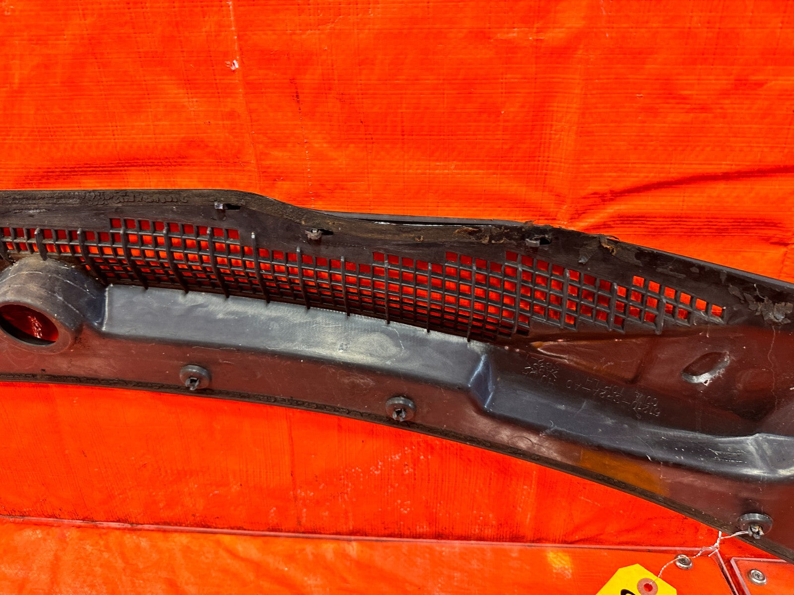 93 97 HONDA DEL SOL  WINDSHIELD WIPER COWL TRIM PLASTIC   OEM FACTORY #2948