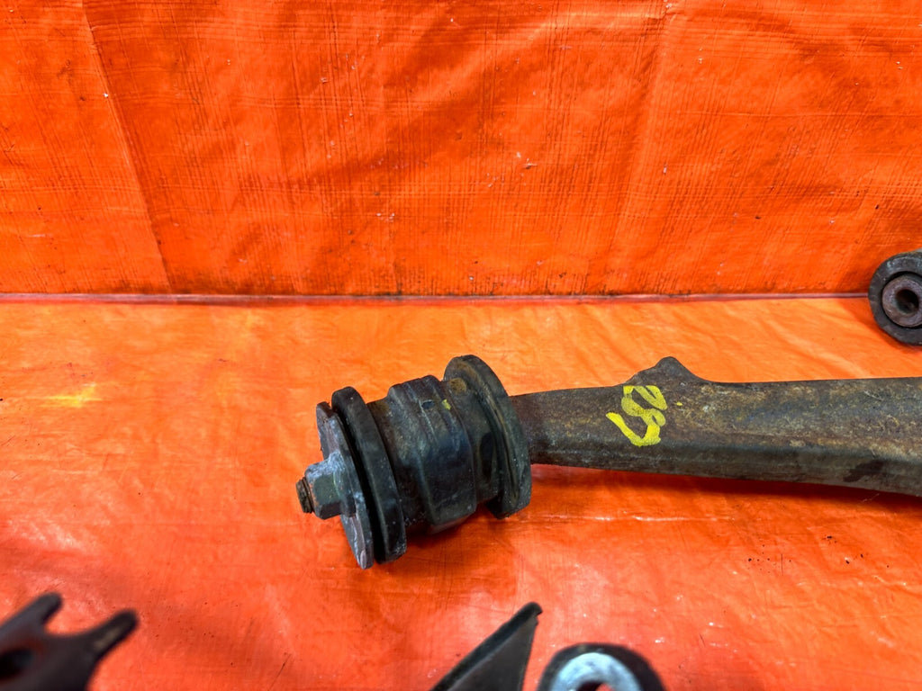 96 00 HONDA CIVIC   DX CX LX GX   DRIVER LEFT FRONT SPINDLE KNUCKLE HUB OEM 28714