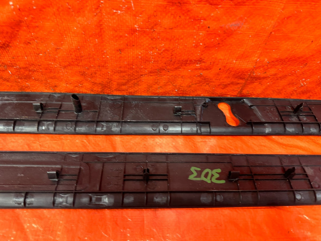 09 11 MAZDA RX8 RX 8   LEFT AND RIGHT FLOOR PILLARS SCUFF PLATE SET   OEM 303 110