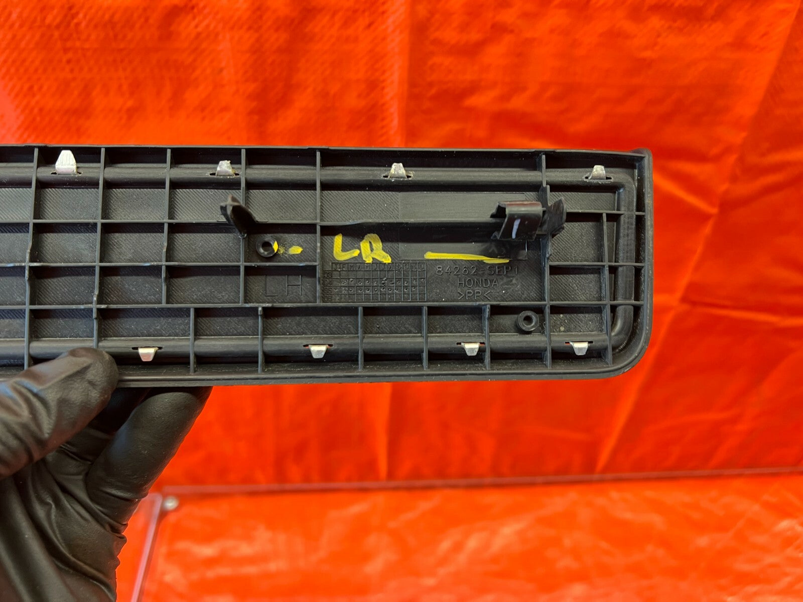04 06 ACURA TL  FLOOR PILLAR SCUFF PLATE   DRIVER LEFT REAR SIDE   OEM #1088