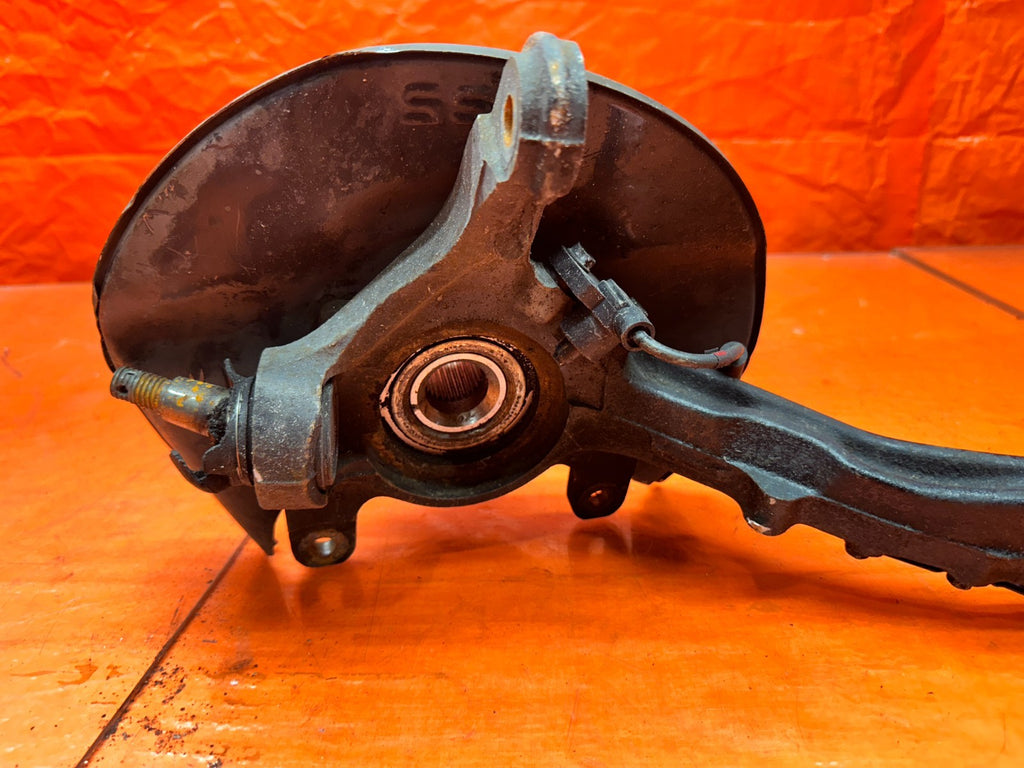 97 01 HONDA PRELUDE 2.2L LEFT DRIVER FRONT KNUCKLE SPINDLE  HUB OEM #32315