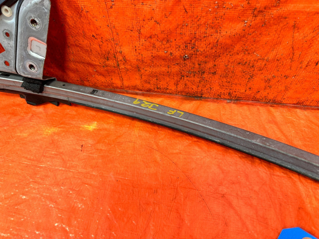 08 15 INFINITI G37 COUPE &   DRIVER LEFT EXTERIOR WINDOW GLASS GUIDE OEM 3296