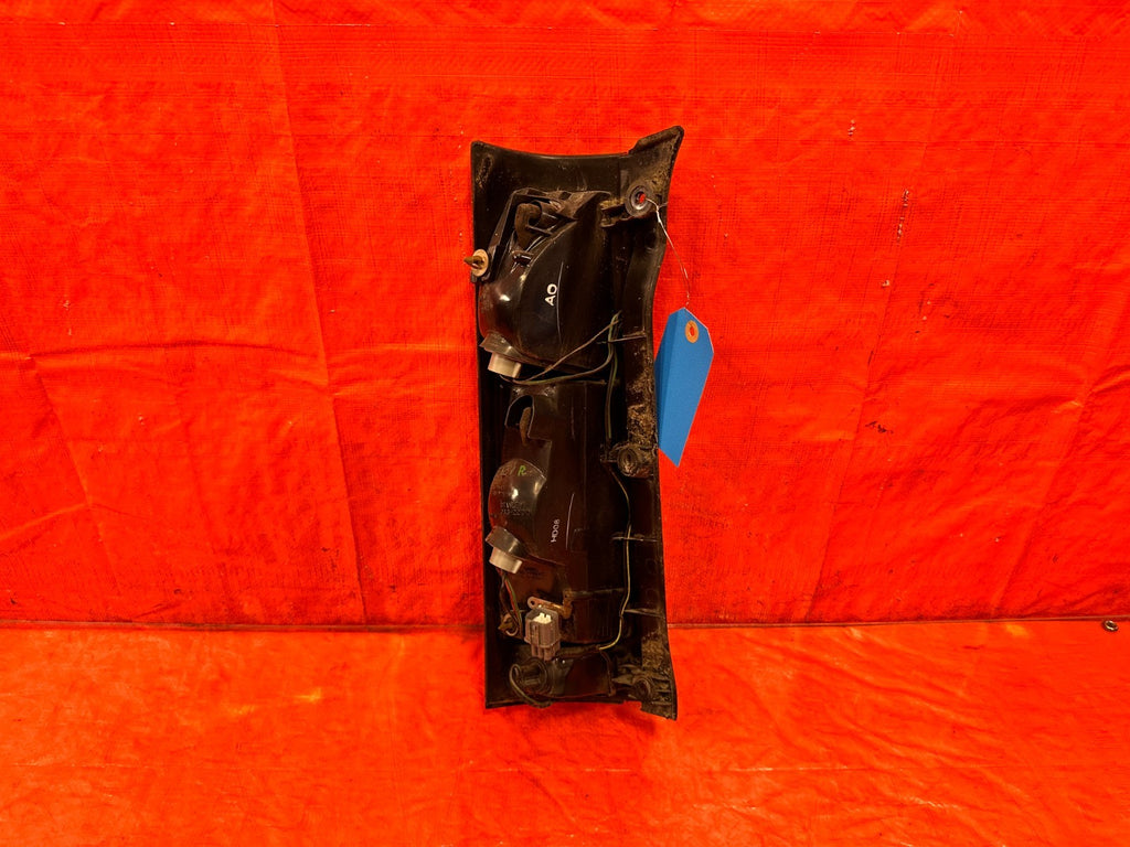 97 01 HONDA CR V CRV   PASSENGER RIGHT TAIL LIGHT TAIL LAMP   OEM FACTORY #3015