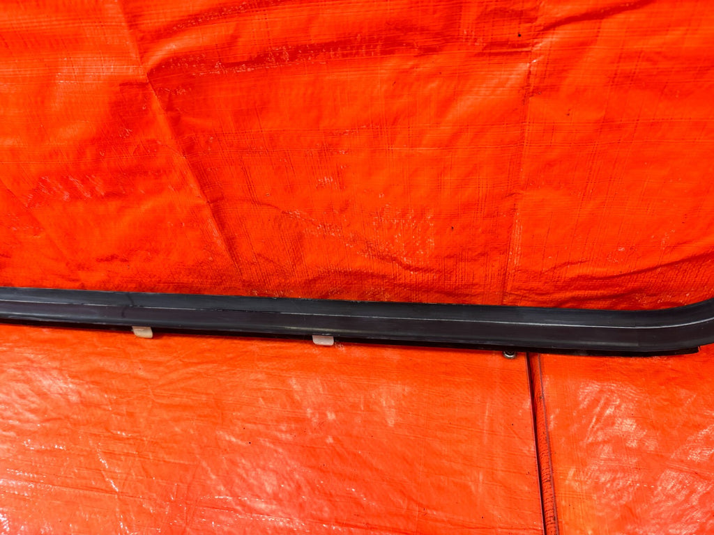 93 97 HONDA DEL SOL   DRIVER LEFT GLASS TRIM BELT MOLDING STRIP   OEM #2724