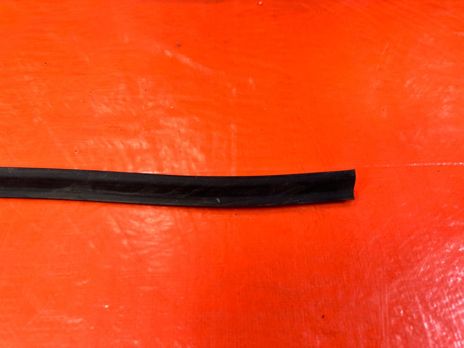 02 06 ACURA RSX   PASSENGER RIGHT FRONT DOOR GLASS SUB SEAL   OEM #2801