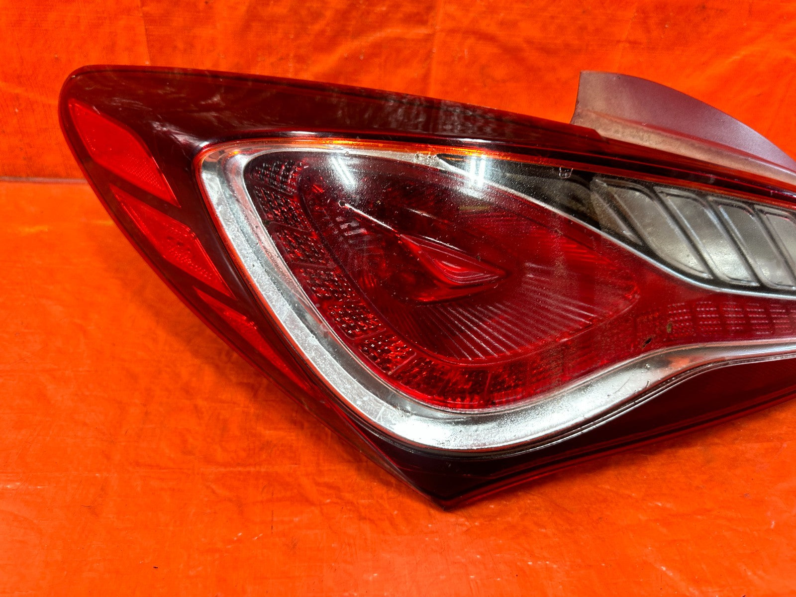 13 16 HYUNDAI GENESIS COUPE   DRIVER LEFT TAIL LIGHT LAMP   OEM FACTORY #2994