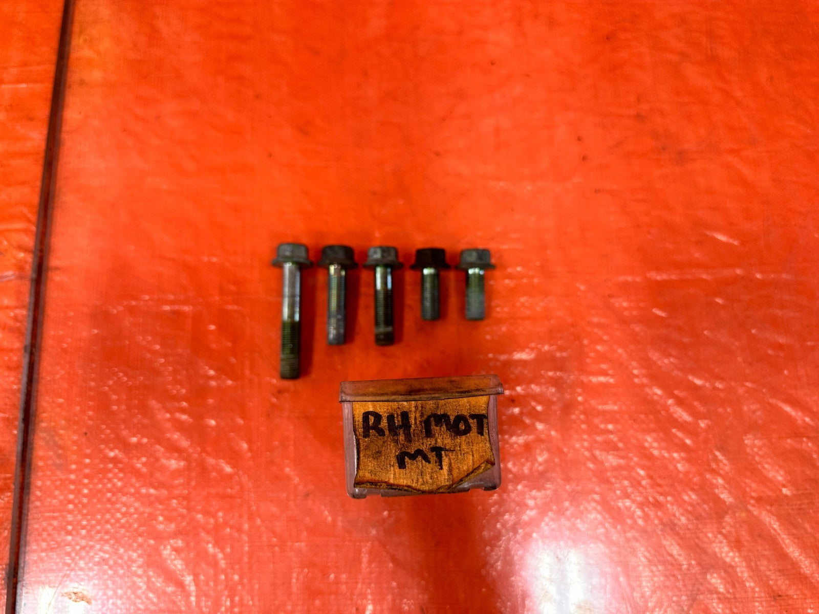 09 14 ACURA TSX   PASSENGER RIGHT ENGINE MOTOR MOUNT BOLTS HARDWARE   OEM #3050