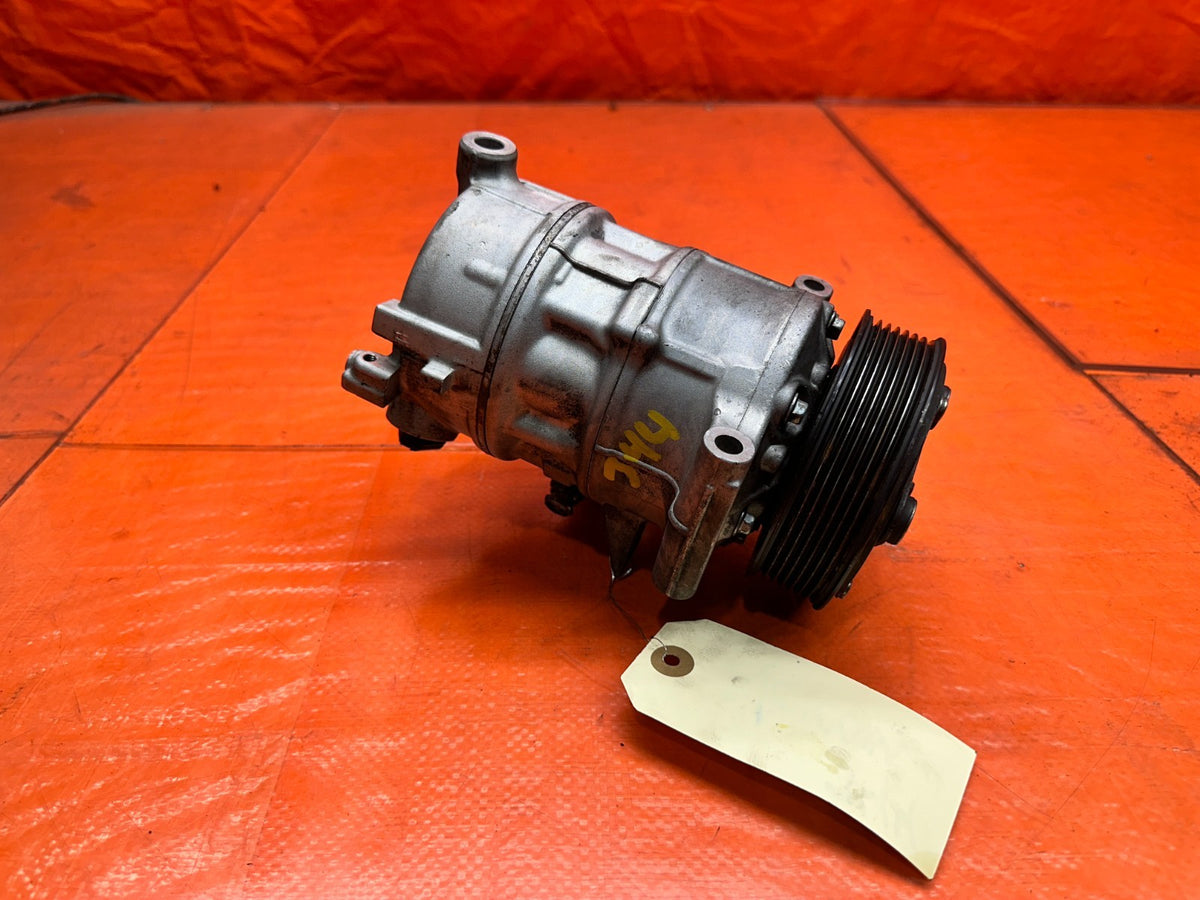 14-15 INFINITI Q50 3.7L VQ37VHR A/C AIR CONDITIONING COMPRESSOR PUMP OEM #34410